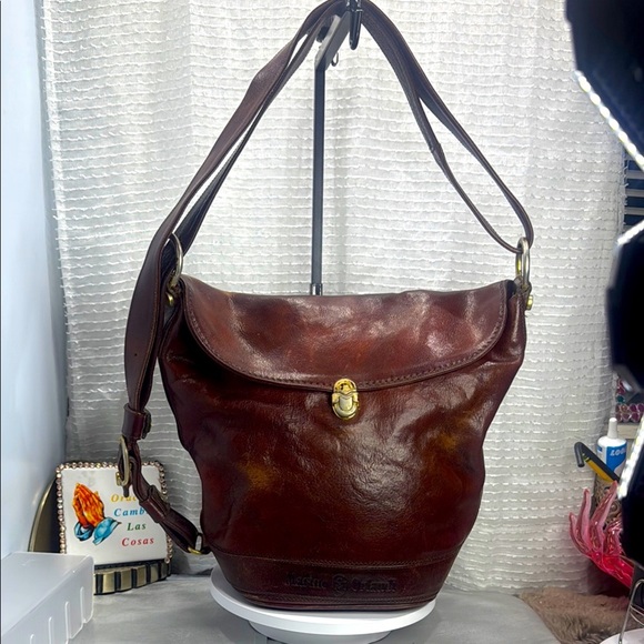 Marino Orlandi Handbags - (E4)Marino Orlandi Vintage shoulder bag in caramel-colored leather, made Italy